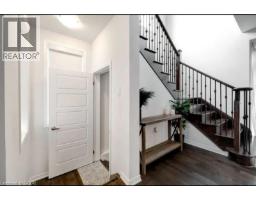 19 MALCOLM Crescent - 19