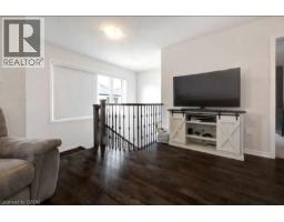 19 MALCOLM Crescent - 22