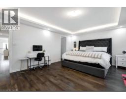 19 MALCOLM Crescent - 23