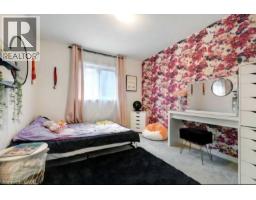 19 MALCOLM Crescent - 33