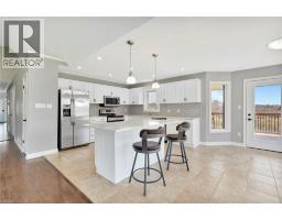 70 GOVERNORS Road E - 17