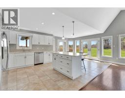 70 GOVERNORS Road E - 18