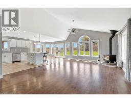 70 GOVERNORS Road E - 21