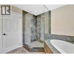 70 GOVERNORS Road E - 25