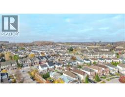 133 WAKE ROBIN Drive - 32