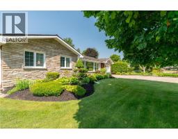 4 COLONIAL Drive - 14