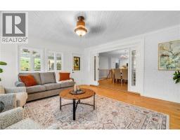 4 COLONIAL Drive - 24