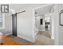 17 BARCLAY Avenue - 17