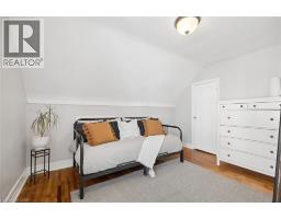 17 BARCLAY Avenue - 21