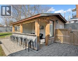 17 BARCLAY Avenue - 32