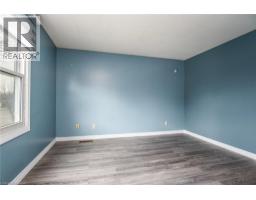 135 VINTAGE Crescent - 26