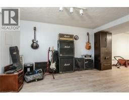 135 VINTAGE Crescent - 36