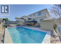 414 ZELLER Drive - 40