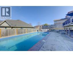 414 ZELLER Drive - 41