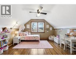 1110 EAGLE Street N - 12