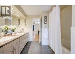 46 PEACHWOOD Court - 28