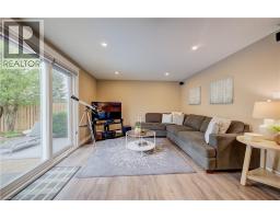 46 PEACHWOOD Court - 32