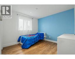 32 MARISA Street - 16