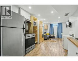 32 MARISA Street - 27