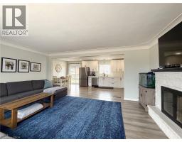 84 CONNAUGHT Avenue - 12