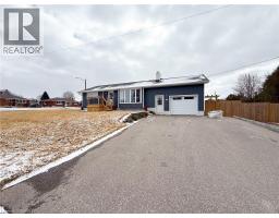 84 CONNAUGHT Avenue - 2