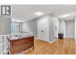 6 GOWINLOCK Court - 18