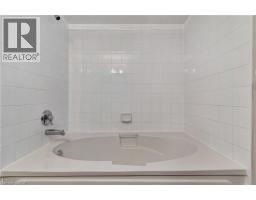 6 GOWINLOCK Court - 22