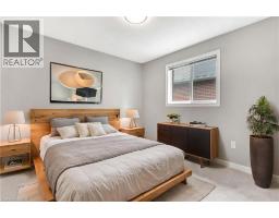 6 GOWINLOCK Court - 24