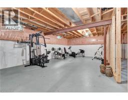 6 GOWINLOCK Court - 33