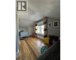 14 GREENOCK Street W - 16