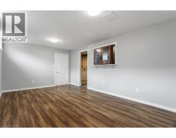 122 SWEETBRIAR Drive - 44