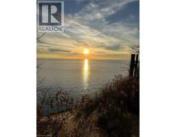 930 LAKESHORE Road UnitNo. 83 - 49