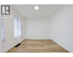 524 SIMCOE Street - 32