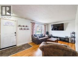 40 N ELLIS Crescent N - 4