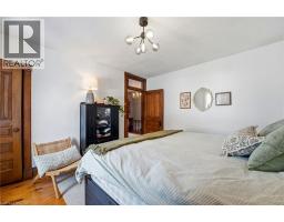 19 RIVERSIDE Drive W - 11