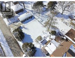 19 RIVERSIDE Drive W - 36