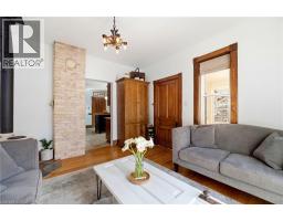 19 RIVERSIDE Drive W - 7