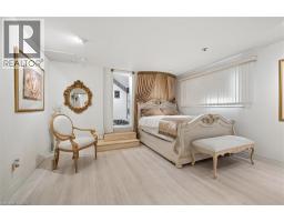 64 FRANCIS Street N - 24