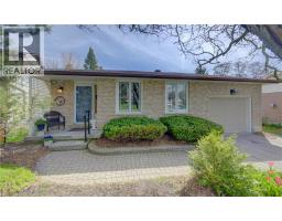 18 RIPLEY Crescent - 2