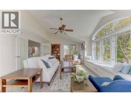 18 RIPLEY Crescent - 20