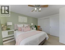 18 RIPLEY Crescent - 25