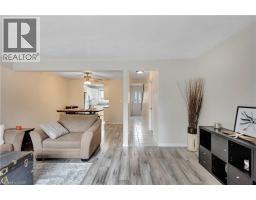 32 MONTCLAIR Crescent - 13