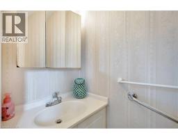 32 MONTCLAIR Crescent - 16