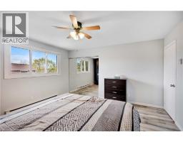 32 MONTCLAIR Crescent - 18