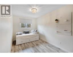 32 MONTCLAIR Crescent - 19