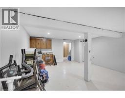 32 MONTCLAIR Crescent - 27