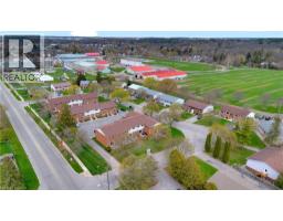 32 MONTCLAIR Crescent - 36