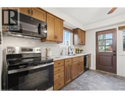 56 ANGELA Crescent - 14