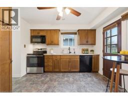 56 ANGELA Crescent - 15