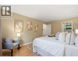 56 ANGELA Crescent - 21
